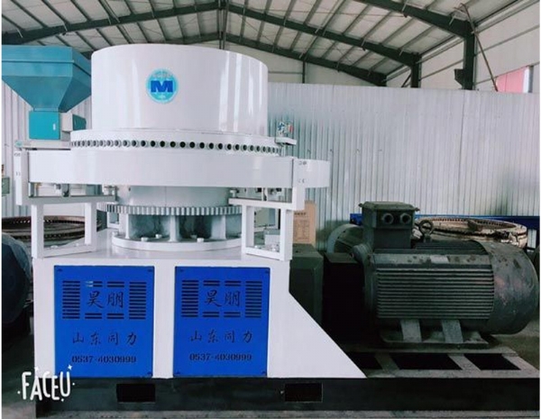 稭(jiē)稈壓塊機(jī)